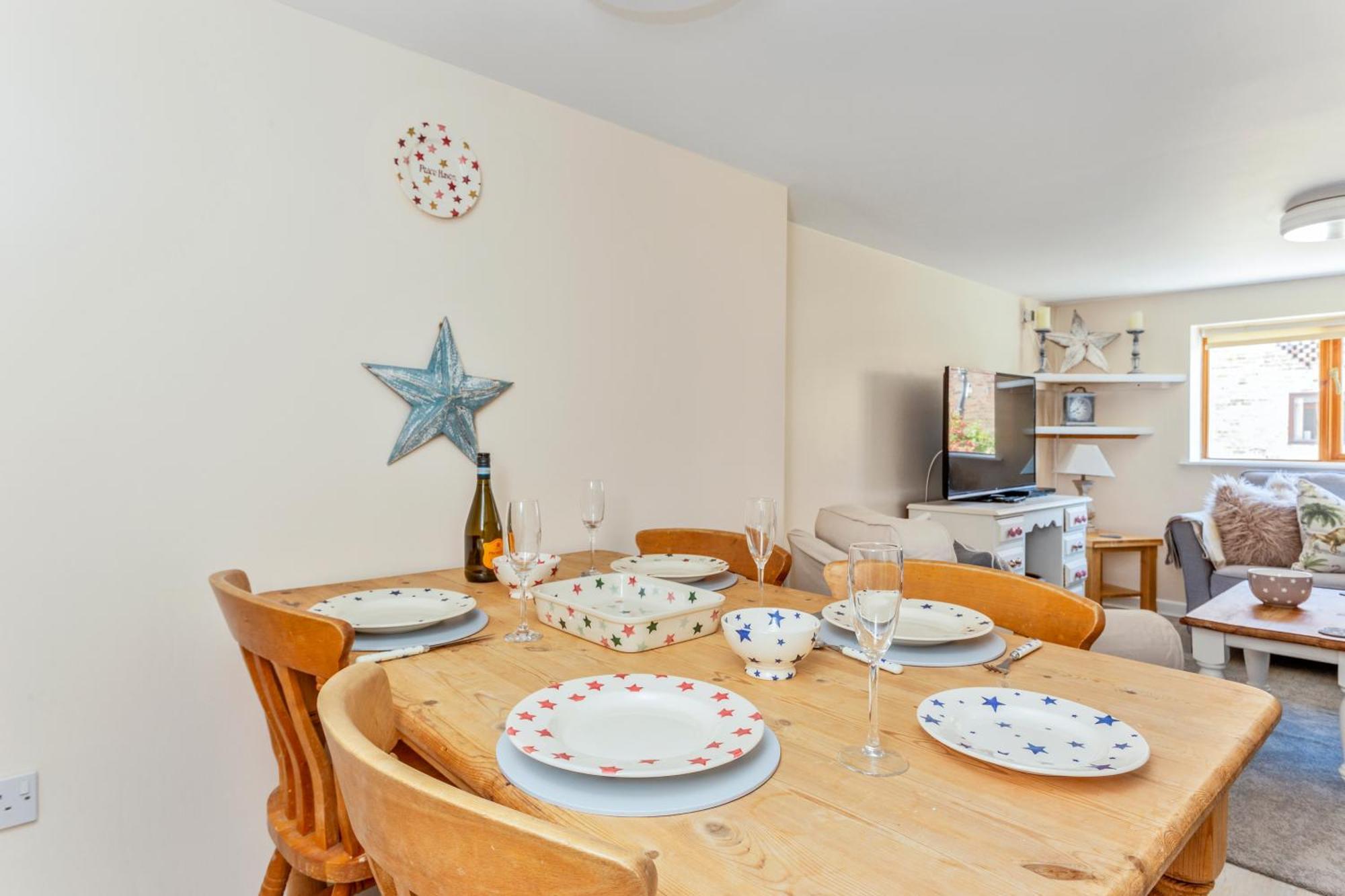 Bridge Farm Holiday Cottages Коу Ханіборн Номер фото